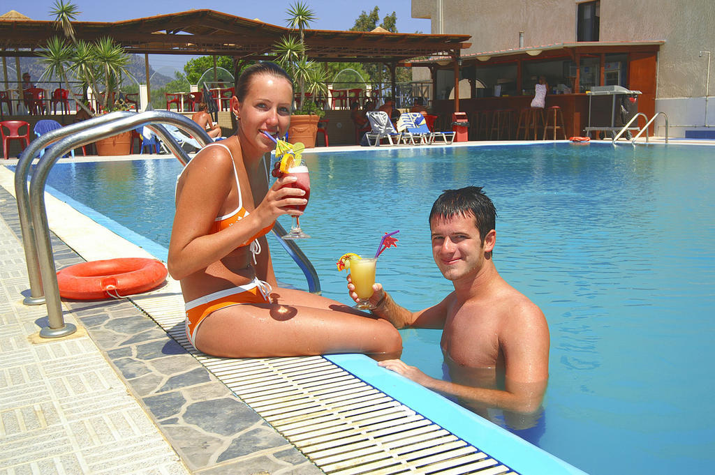 Hotel Seven Stars à Karpathos Extérieur photo